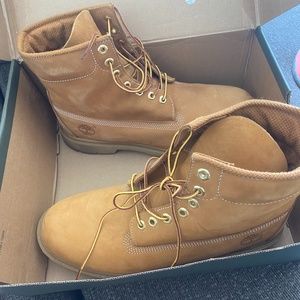 excellent condition Timberlands